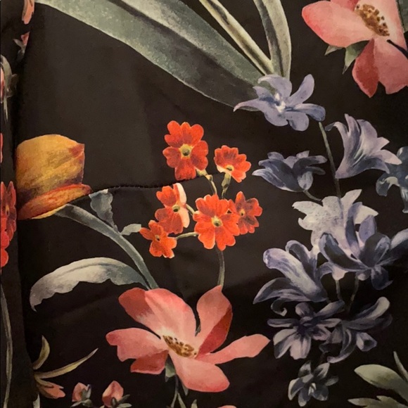 NWT J. CREW V-Neck Top In Midnight Dutch Floral - Picture 2 of 7